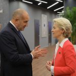 Западът и Русия поздравява големия победител в България Румен Радев!