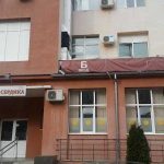 Потрес! Влизате в МЦ „Сердика“ за операция на синус, тръгват да ви вадят окото