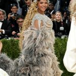 Met Gala 2026: Звездите превърнаха изкуството в бутафория и шоу (снимки/видео)