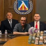 Васил Божков си иска парите, но от КОЙ – от Левски или от Пеевски?
