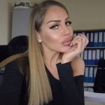 Врачанският кмет се оказа сериозно разгонен тип: Вижте какви две секси мацки върти (снимки)