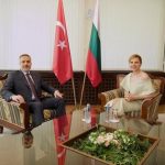 Външният министър Велислава Петрова изразила себе си с облеклото на срещата с турския си колега