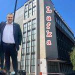 Докога ромският барон Пеевски ще ощетява бюджета и ще се шири в партиен имот за 40 милиона евро до Паметника на Апостола?!