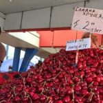 Тарикати по морето пробутват червения домат за 3,40 евро, а в София розовият е 1 евро