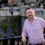 Министърът на културата Евтим Милошев декларира 8 апартамента в София и 4 във Франция