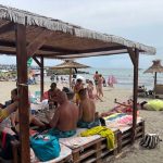 Ченгета и митничари на море за €10 евро на вечер