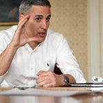 Андрей Гюров брал ягоди в Англия, мил чинии и работил по строежите (видео)