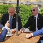 Вучич напира за премиер, пак се сравни с Радев