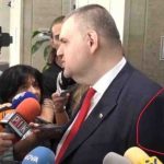 Джипси таймс: Коги шефът правилно изрецитира малоумните ти шегички в напечен момент