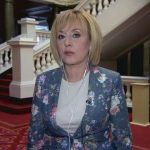 Манолова подгони и бензиностанциите