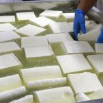 Не може продукт с 60% вода да се нарича „сирене“, ядосва се Явор Гечев
