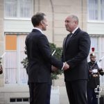 Румен Радев ръце за ръце с Макрон на Космическия форум в Париж коментира Борисов: Страх и объркване пречат на ГЕРБ да издига свои кандидати