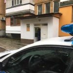 Трагедия! Мъж скочи от блок в София, след като многократно наръга детето си