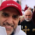 Анонимници се пънат за президент с простотии