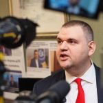 Цялата Сглобка срещу Румен Радев! Пеевски: Той носи цялата отговорност за всичко, което се случва в държавата, за дроновете и за президента